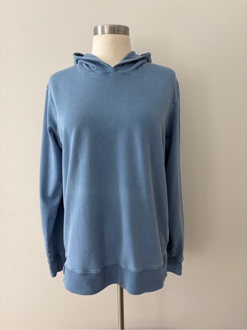 Peter Millar Women’s Lava Wash Relaxed Hoodie Blue L Cotton Modal Quiet Luxury